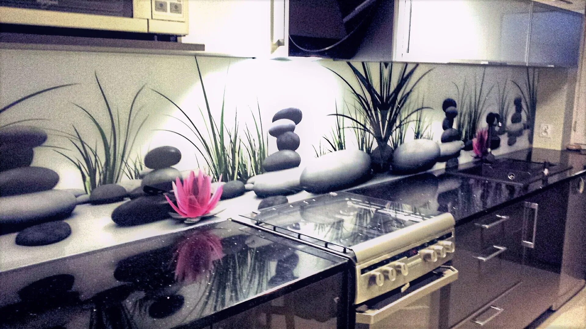 Panele szklane Warszawa - Realizacja Trawa 